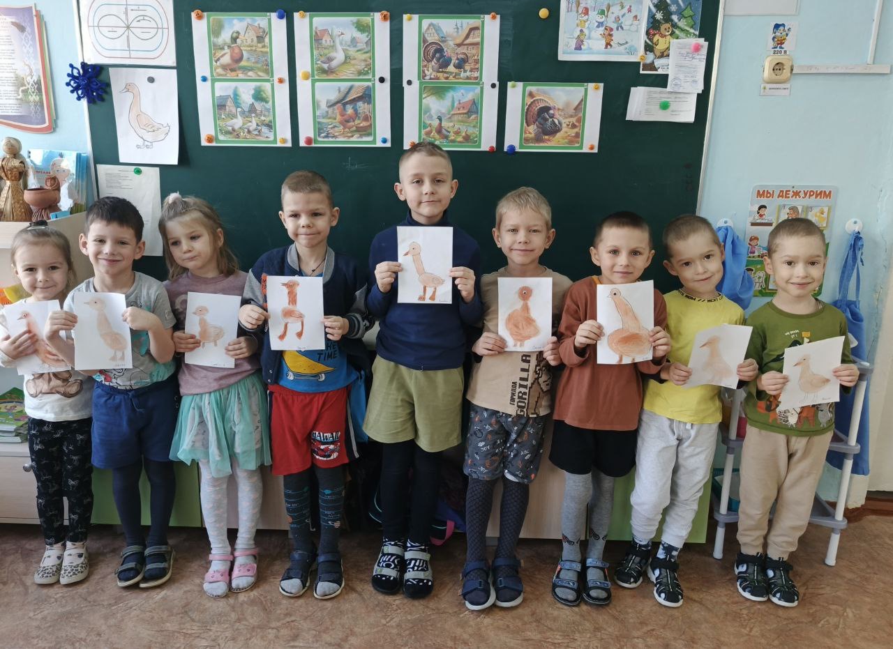 Пушистый гусенок