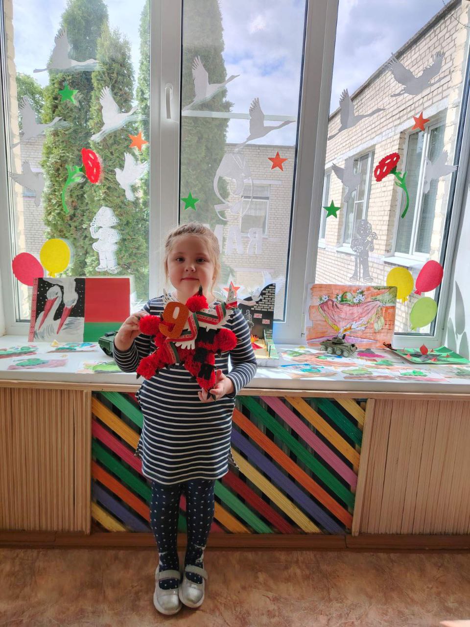 Выставка семейного творчества Этих дней не смолкнет слава