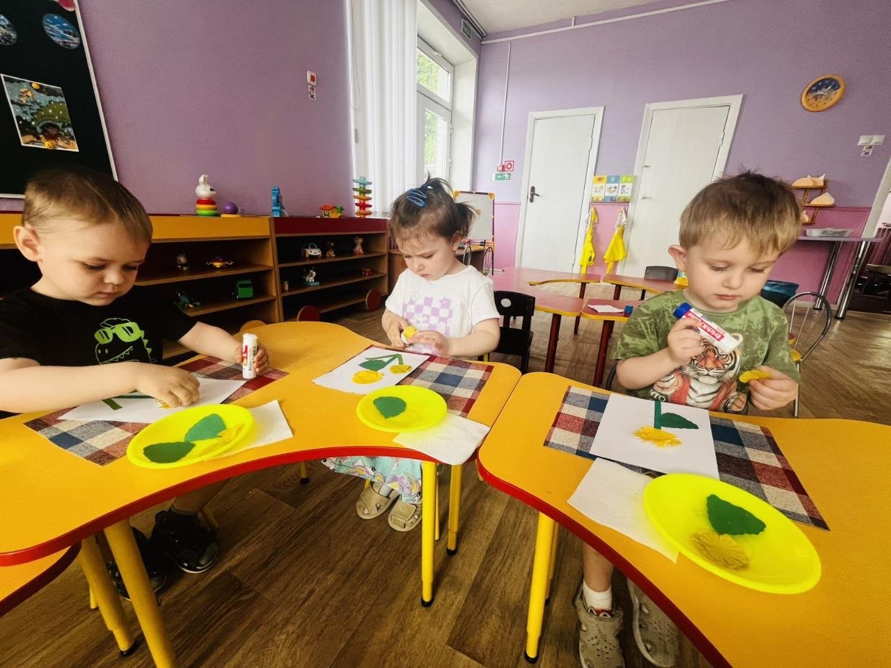 Аппликация: Мать и мачеха 